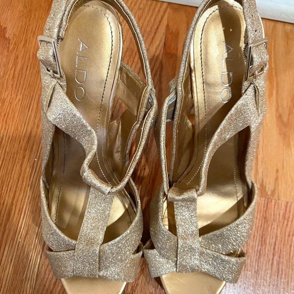 Aldo Open Toed Golden Platform Heels